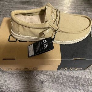 Hey Dude Wally chestnut, size 8, new w/ box